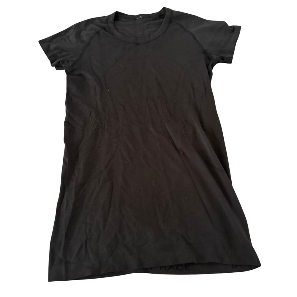 Lululemon black short sleeve fitted top sz 8 lightweight summer activewear sleek